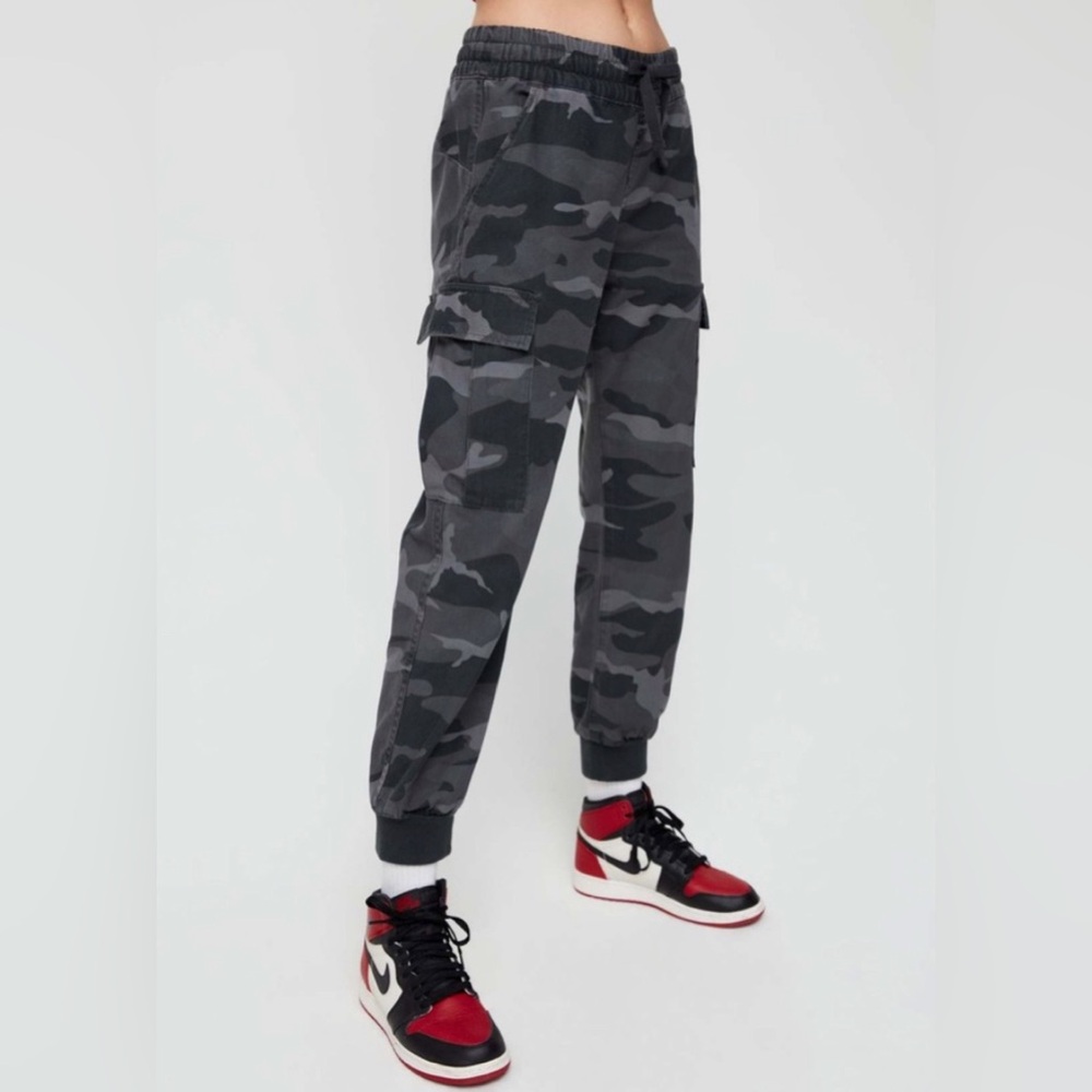 TNA Aritzia Twin Falls Cargo Drawstring Jogger Small Gray Utility Athleisure